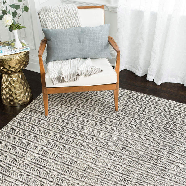 Tribal Rug Grey 5 x 7"