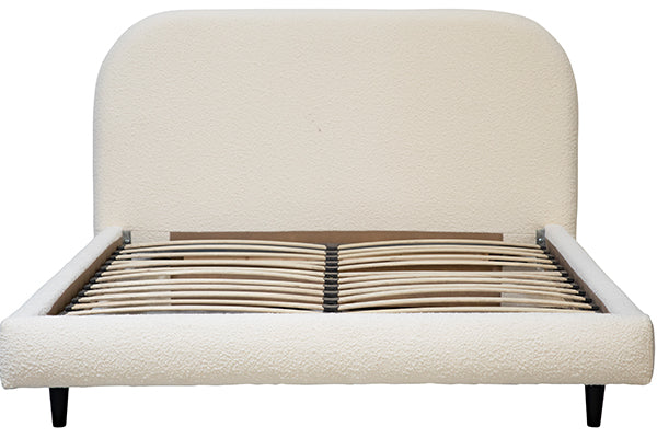 Betsy Queen, Boucle